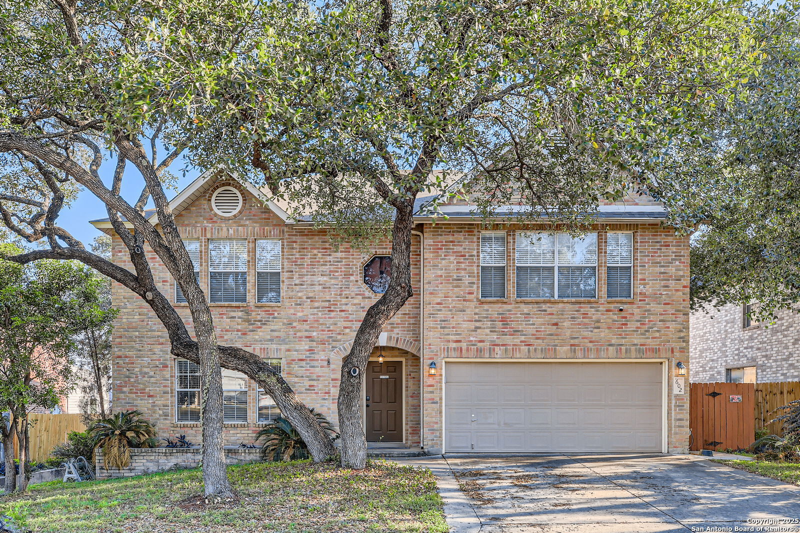 Property Photo: 602 Empresario Dr TX 78253