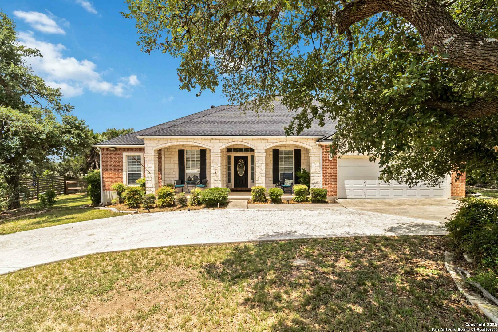Property Photo: 573 Mountain Oaks Dr TX 78133