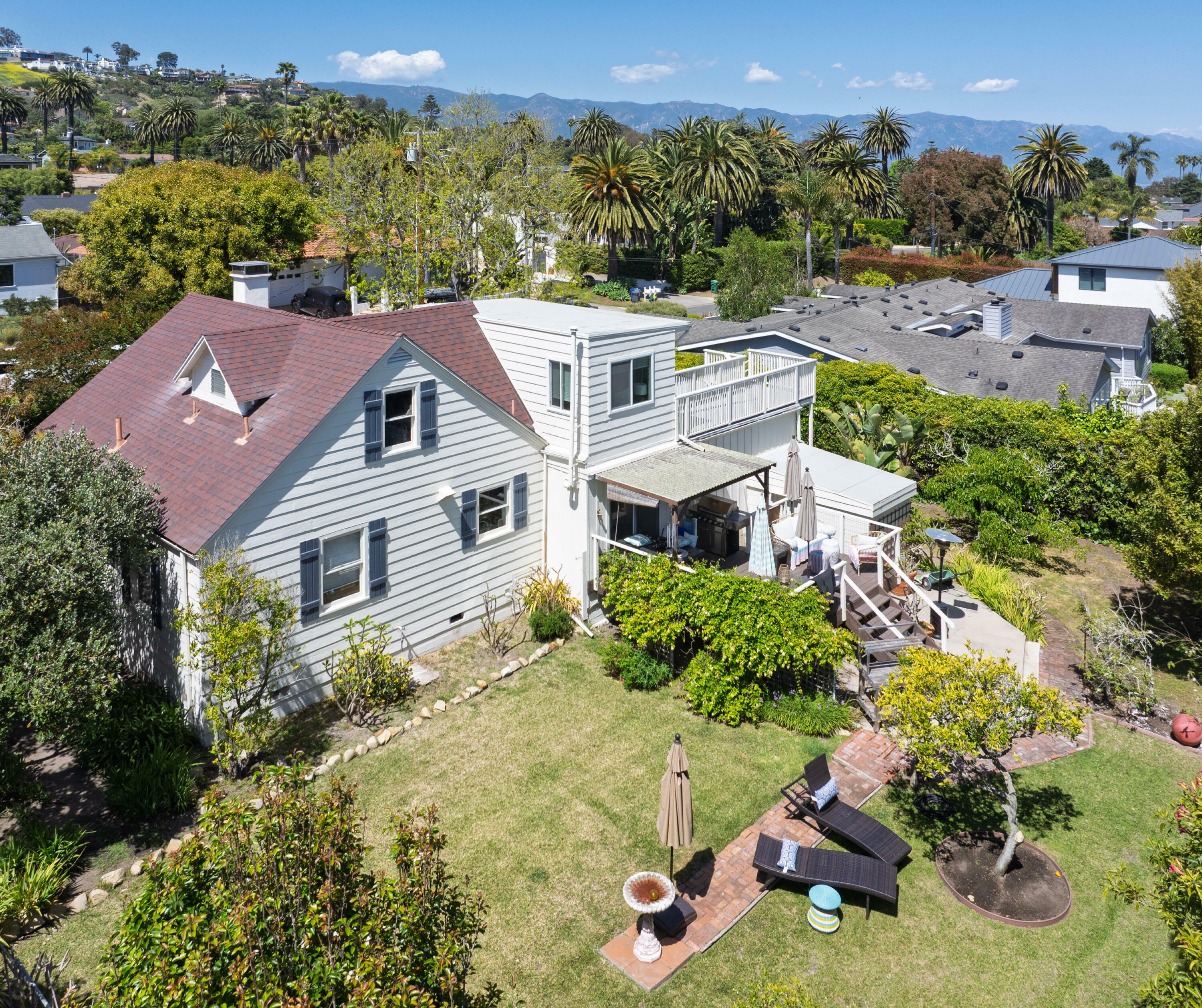 Property Photo:  1527 Santa Rosa Avenue  CA 93109 