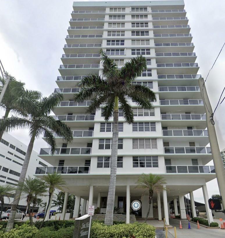 Property Photo: 3725 S Ocean Dr 1014 FL 33019