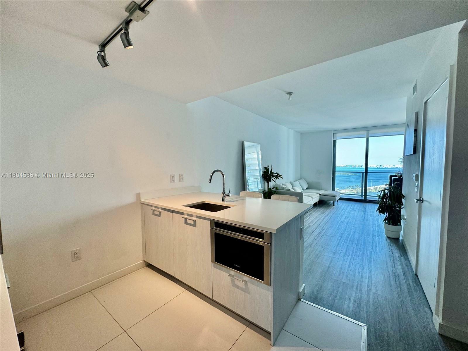 Property Photo: 501 NE 31st St 2903 FL 33137