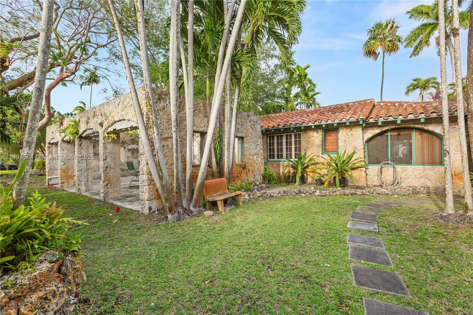 Property Photo: 1301 Milan Ave 4 FL 33134