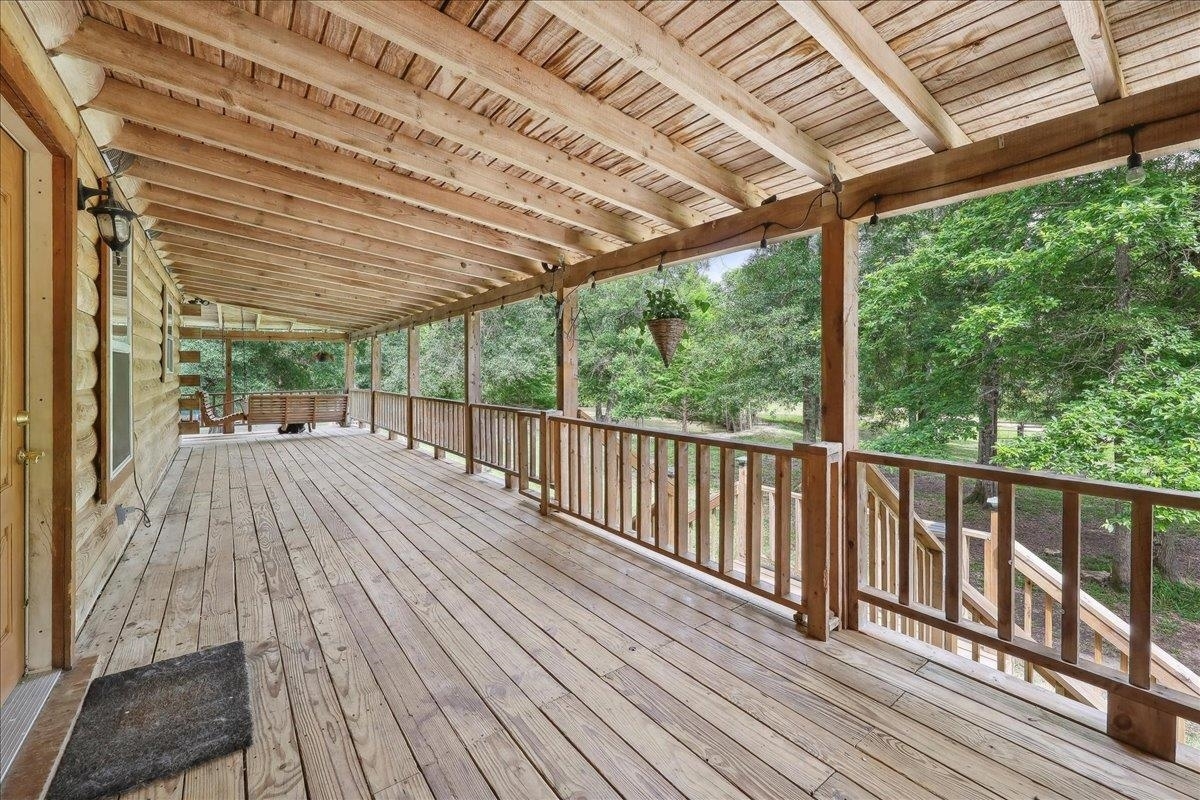 Property Photo: 9570 Skeeter Dr TX 77632
