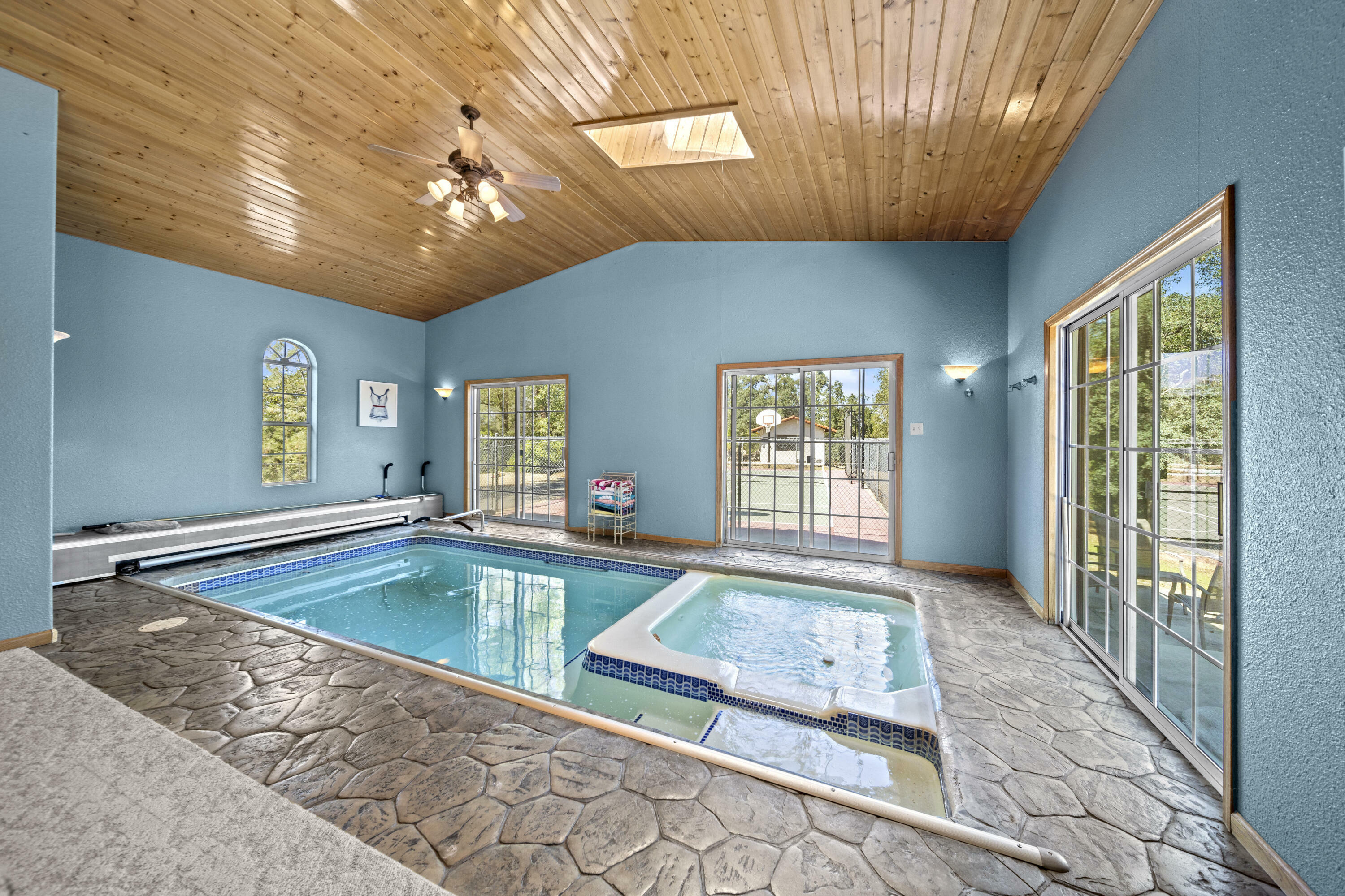 Property Photo:  17832 Windsor Lane  CA 96007 