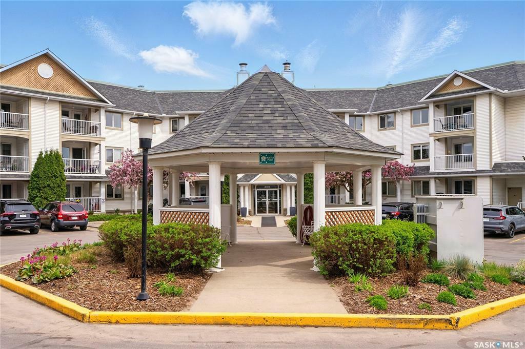 Property Photo:  305 Pinehouse Drive 323  SK S7K 7Z4 