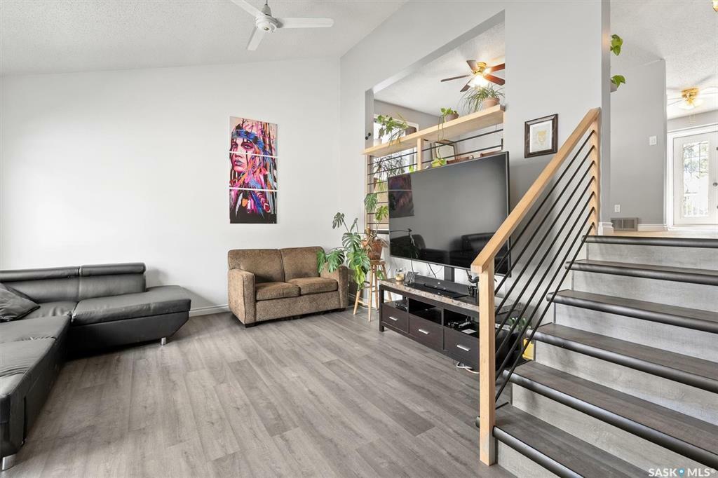 Property Photo:  4032 Taylor Street E  SK S7H 5J5 