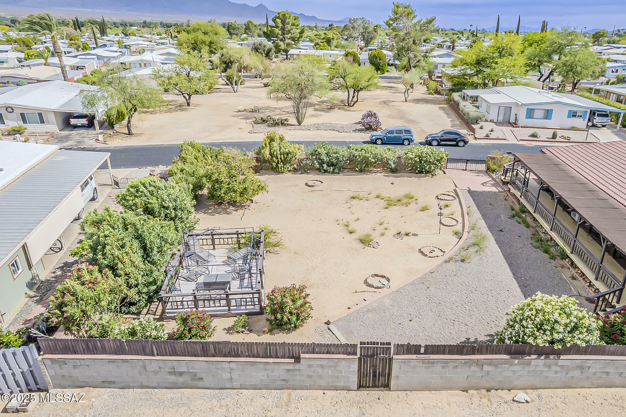 Property Photo: 272 W Cumaro Drive AZ 85614