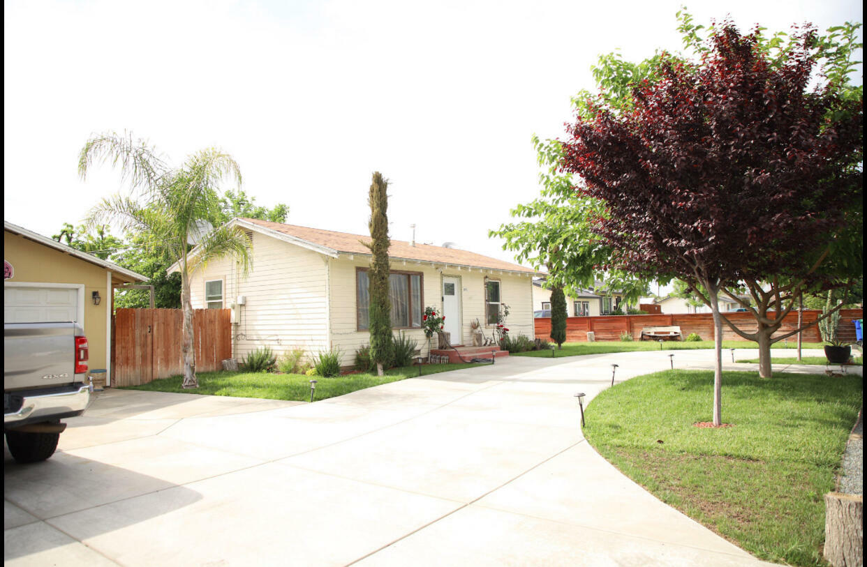 Property Photo: 897 S Chess Terrace Street CA 93257