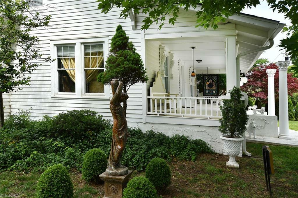 Property Photo: 501 W 2nd Avenue NC 27292