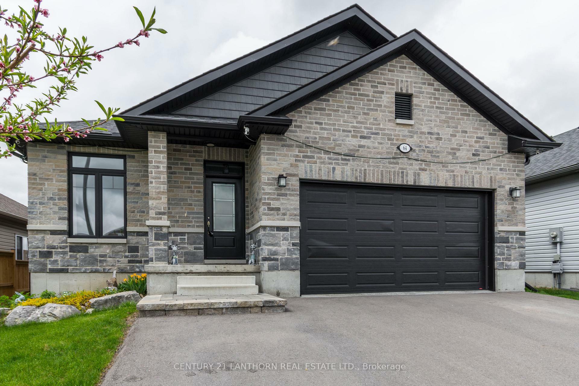Photo de la propriété:  64 Redwood Drive  ON K8N 0K4 