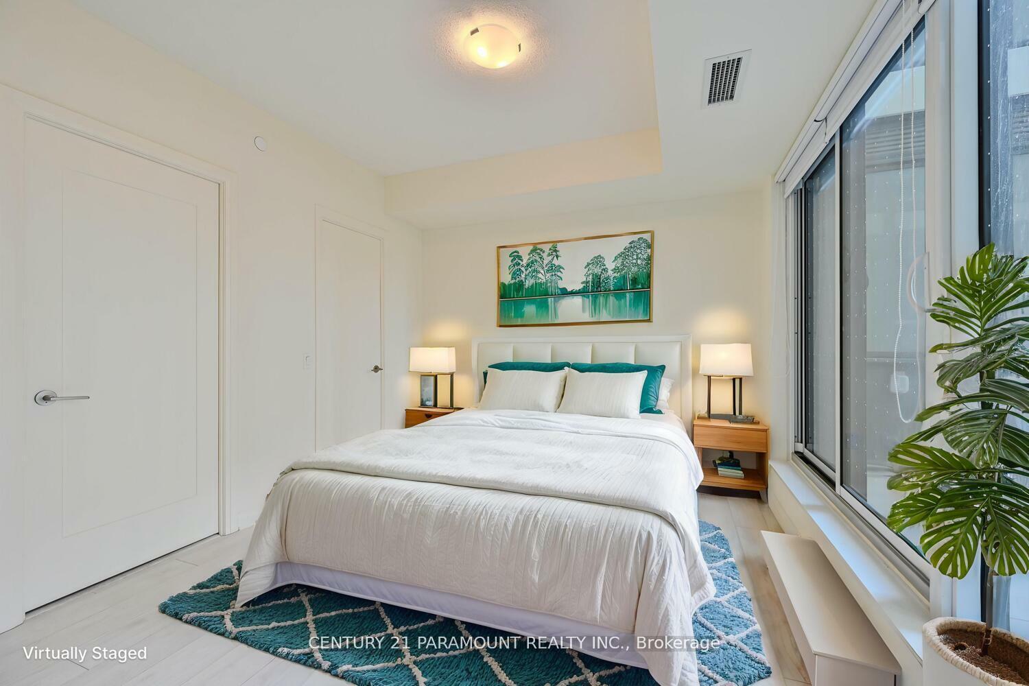 Property Photo:  9000 Jane Street 220  ON L4K 2M9 