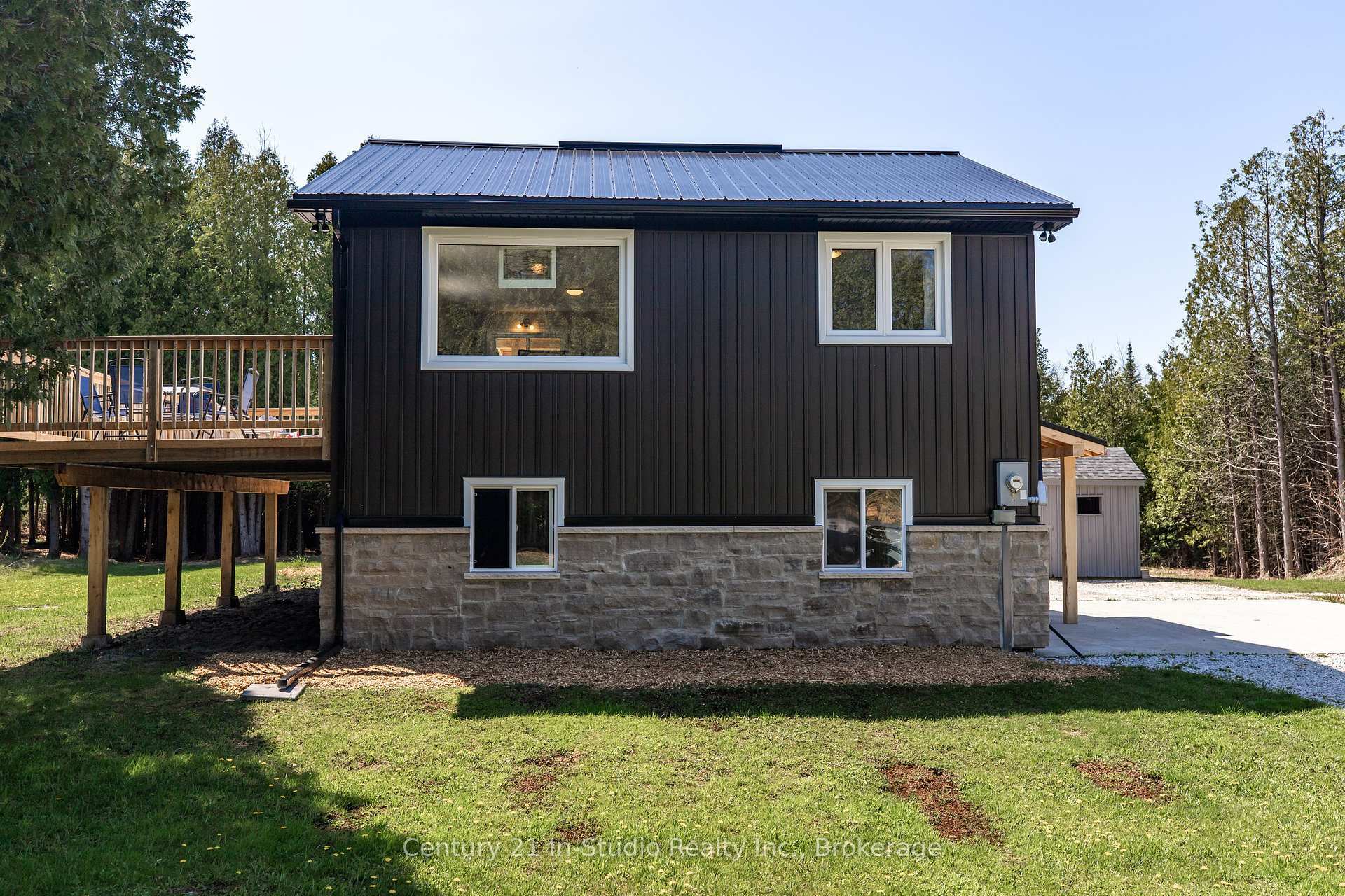 Property Photo: 174 Oliphant Way ON N0H 2T0