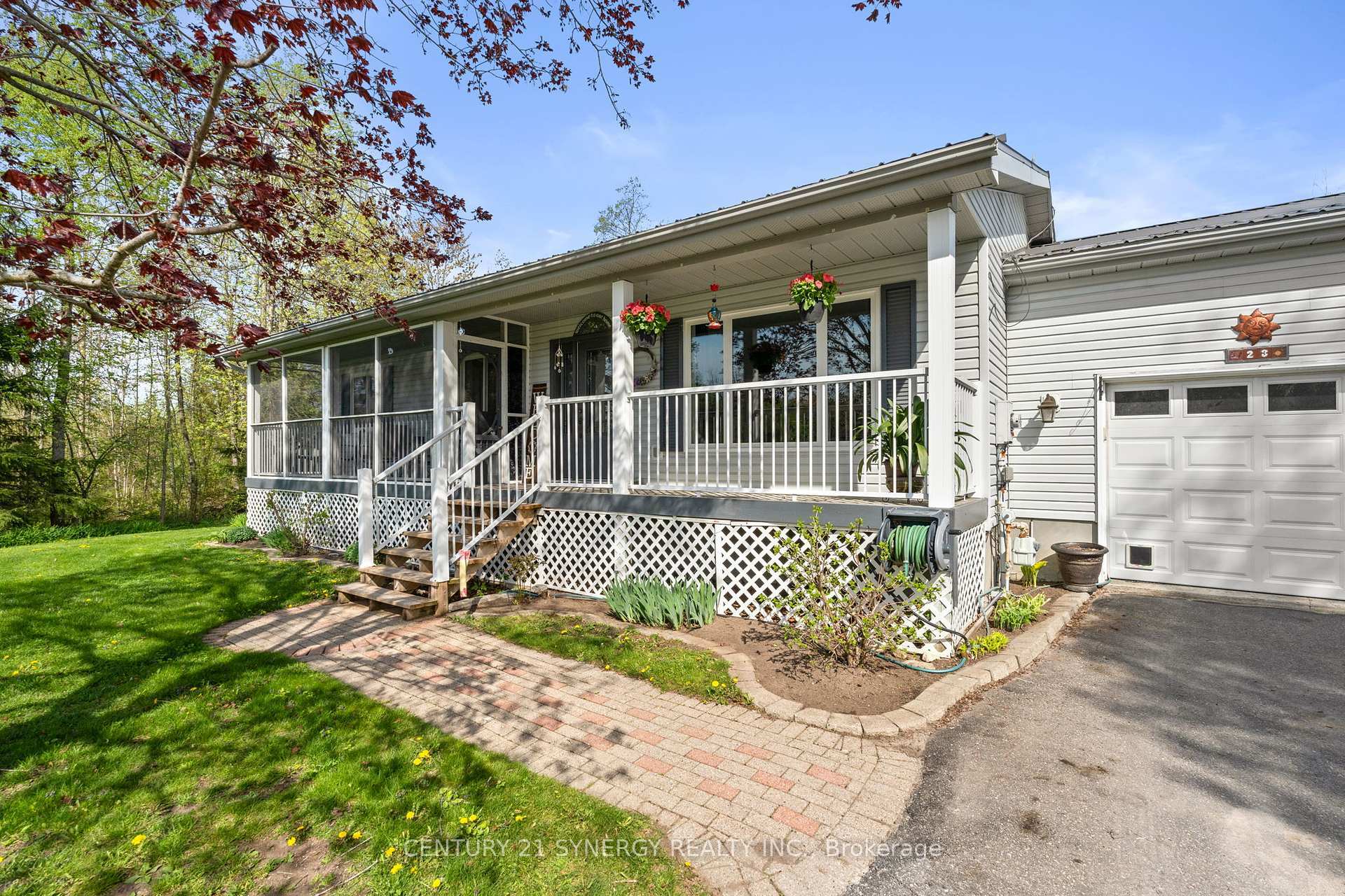 Photo de la propriété: 23 Blue Spruce Crescent ON K0G 1J0