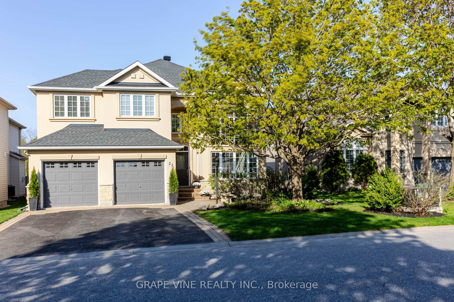 22 Blackshire Circle  Barrhaven ON K2J 5L8 photo