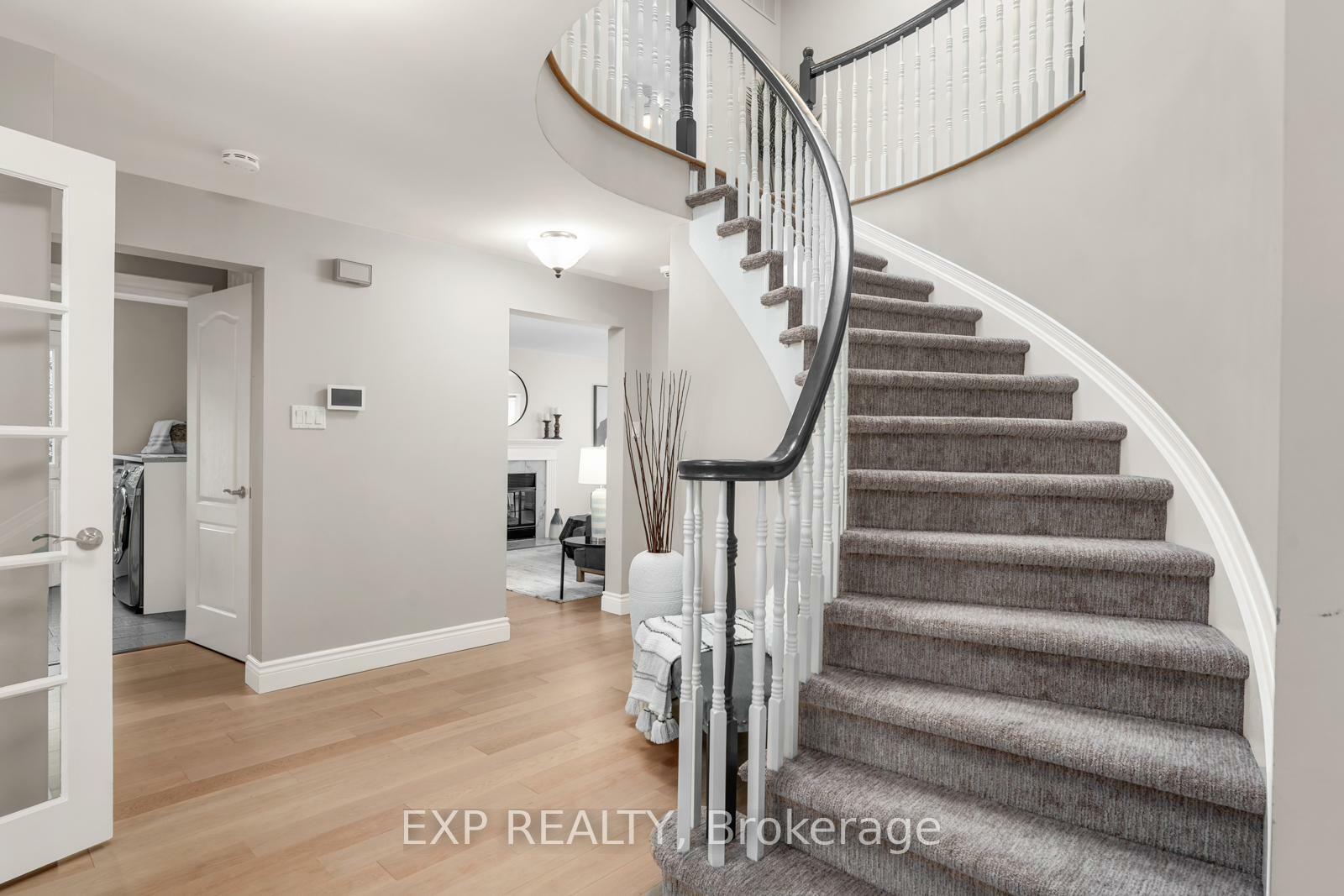 Property Photo: 1822 Thornecrest Street ON K1C 6K9