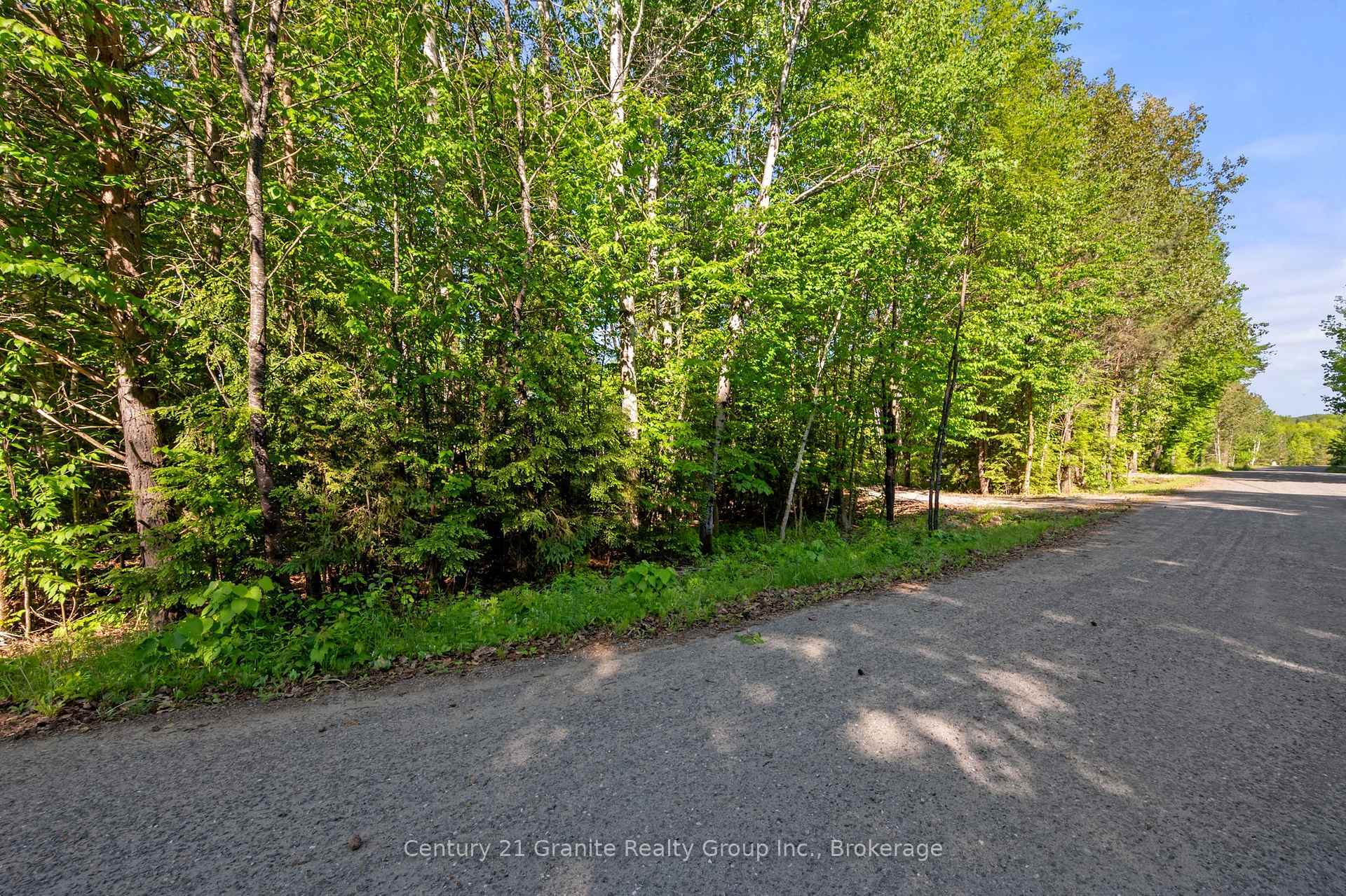 Photo de la propriété:  1042 Suburban Court  ON K0M 2K0 