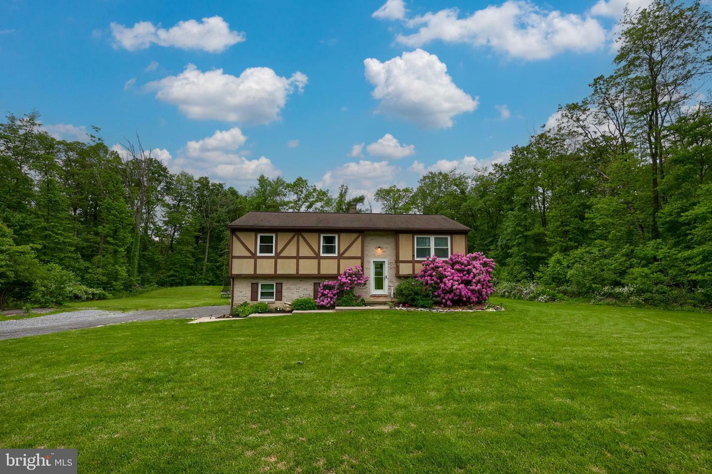 Property Photo: 5886 Michele Drive PA 17555