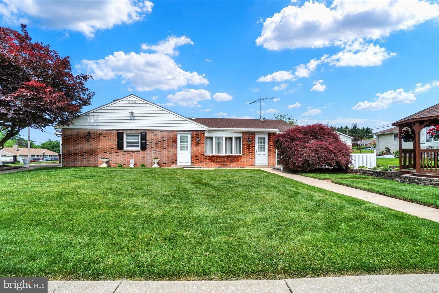 2290 School Street  York PA 17408 photo