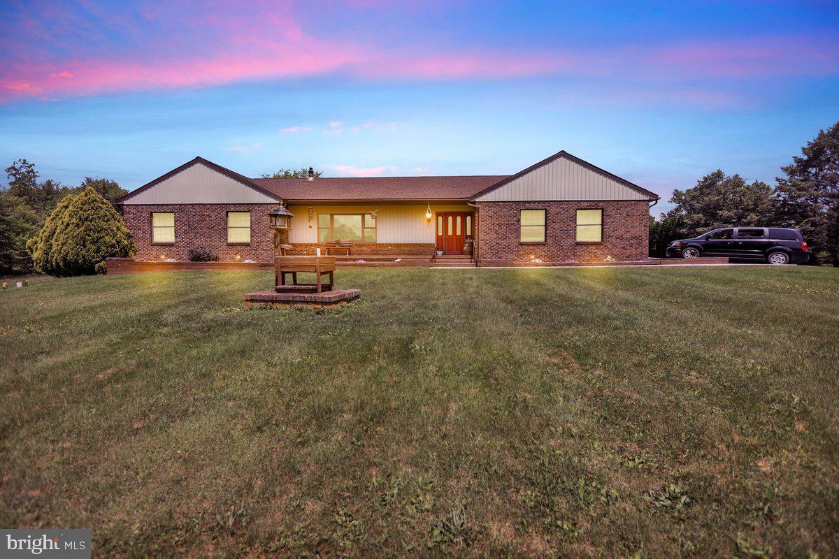 Property Photo:  6877 Old Route 22  PA 19507 