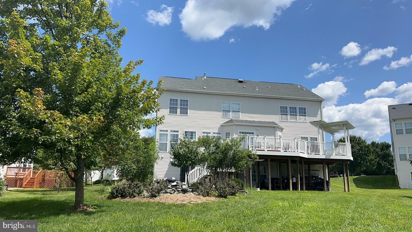 Property Photo: 13708 Mills Farm Rd MD 20850