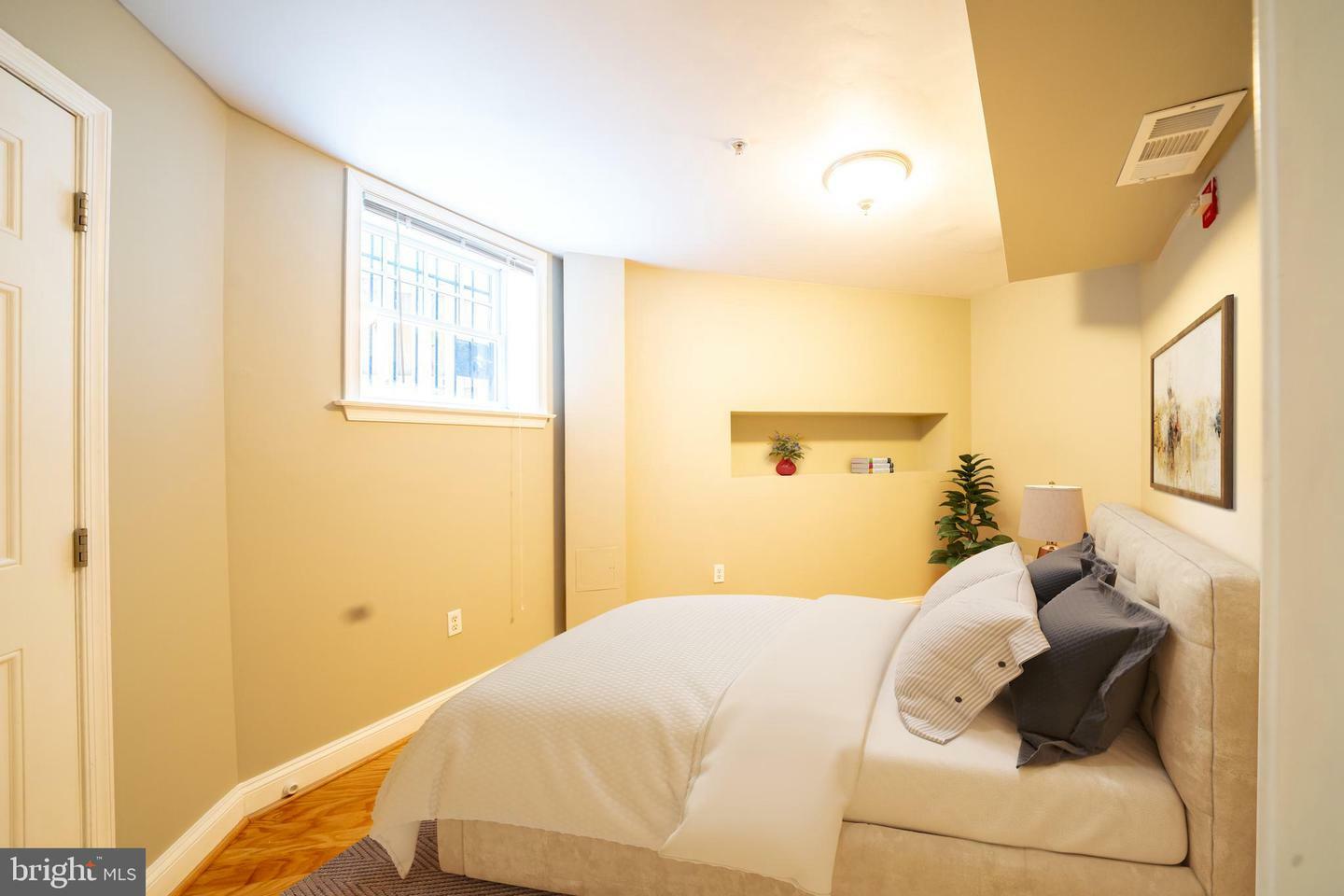 Property Photo: 2510 Ontario Road NW 1 DC 20009