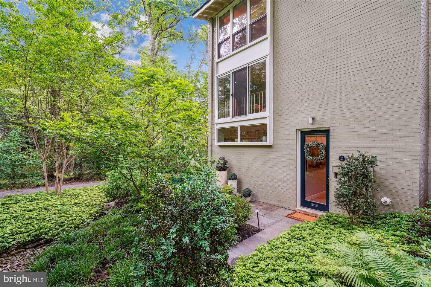 Property Photo: 11464 Orchard Lane VA 20190