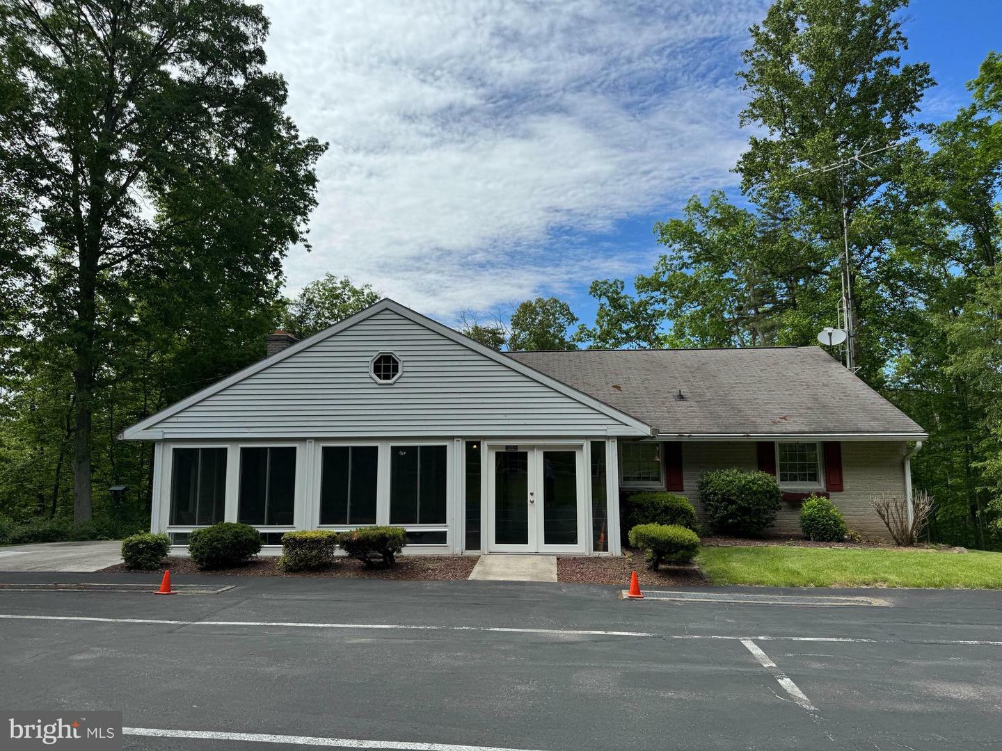 Property Photo: 609 S Kralltown Road PA 17316