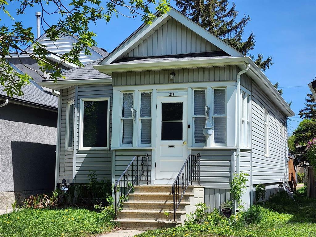 Property Photo: 217 Hampton Street MB R3J 1P5