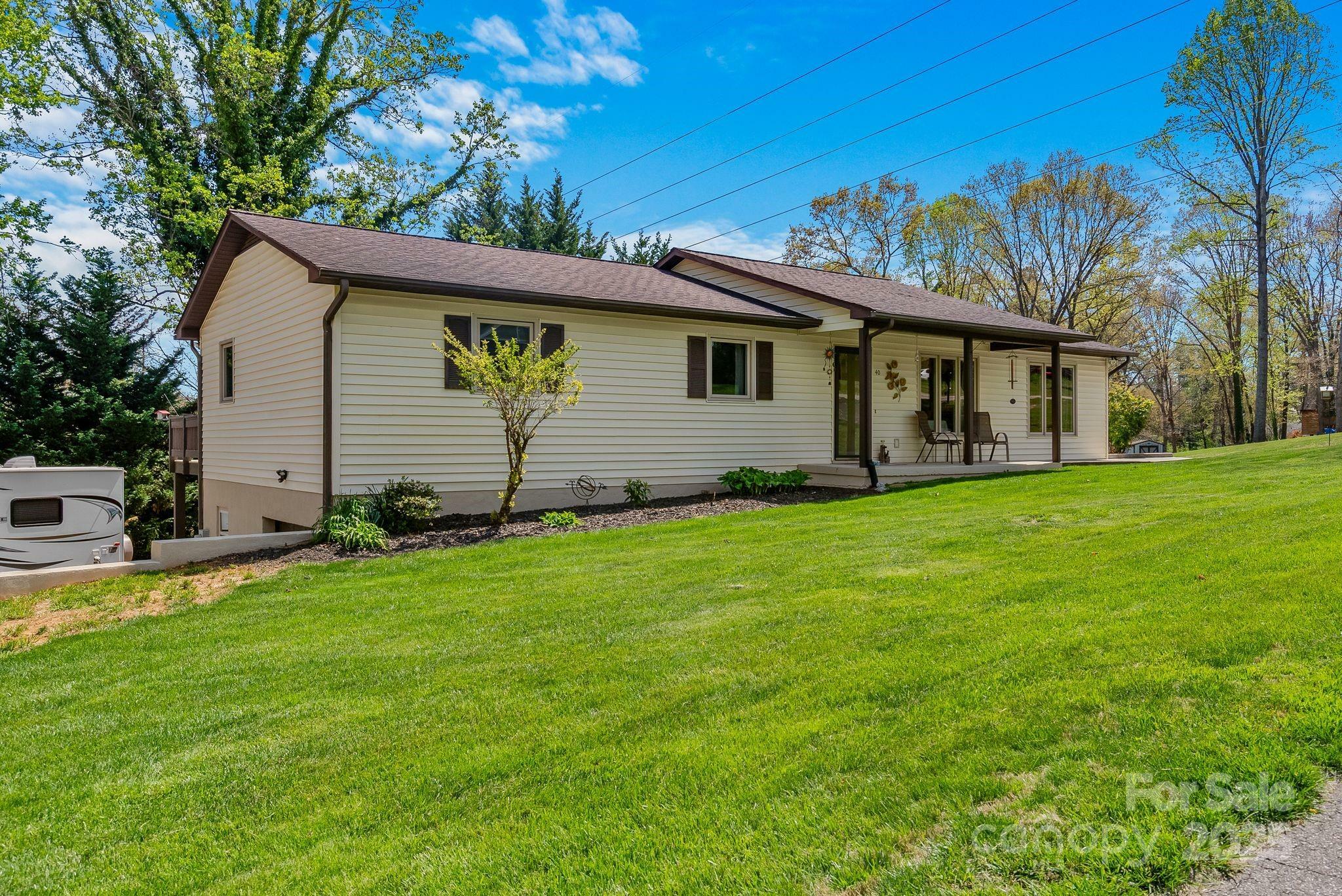 Property Photo: 40 Singing Pines Drive NC 28715
