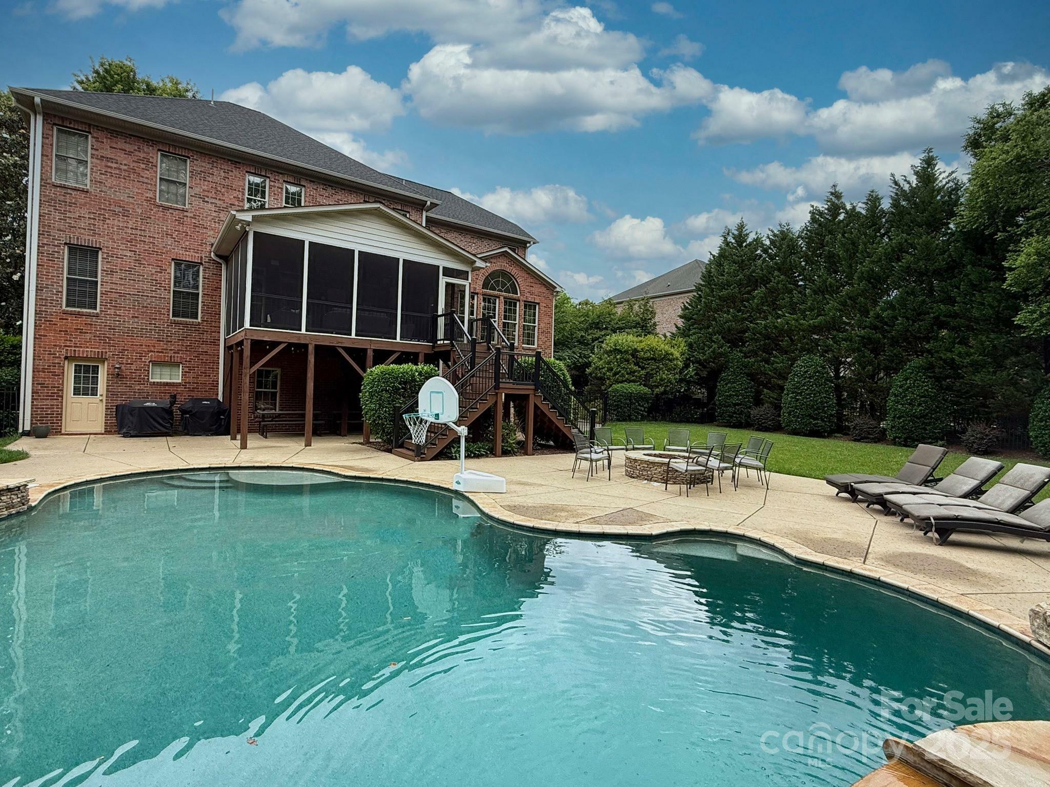Property Photo: 9021 Unbridle Lane NC 28173