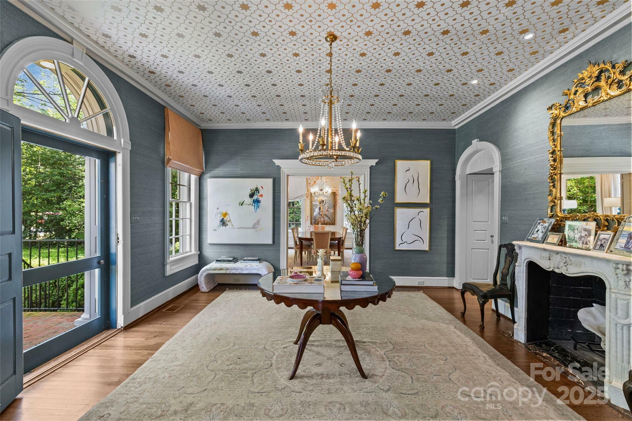 Property Photo: 2322 Hopedale Avenue NC 28207