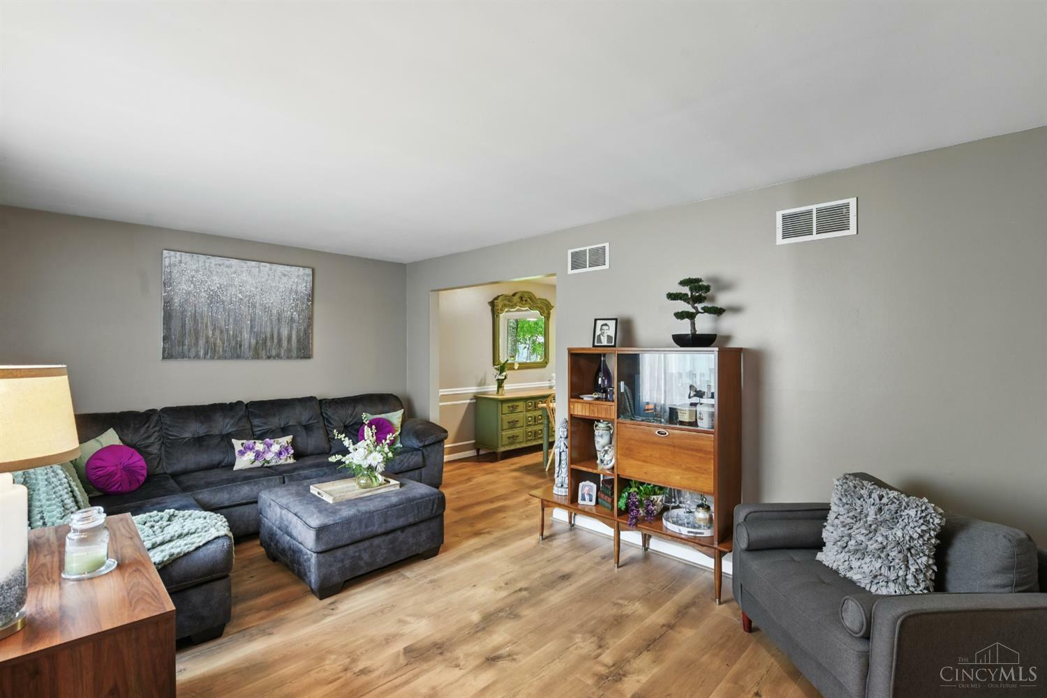 Property Photo: 2824 Westonridge Drive OH 45239