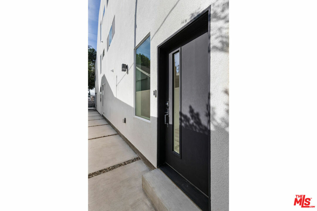Property Photo: 3212 1/4 Verdugo Rd CA 90065