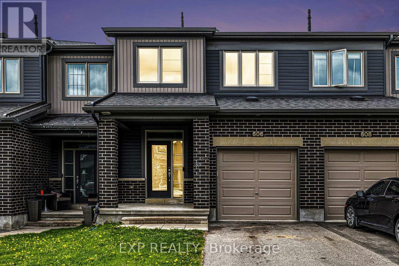 Property Photo: 606 Geranium Walk ON K2S 2J6