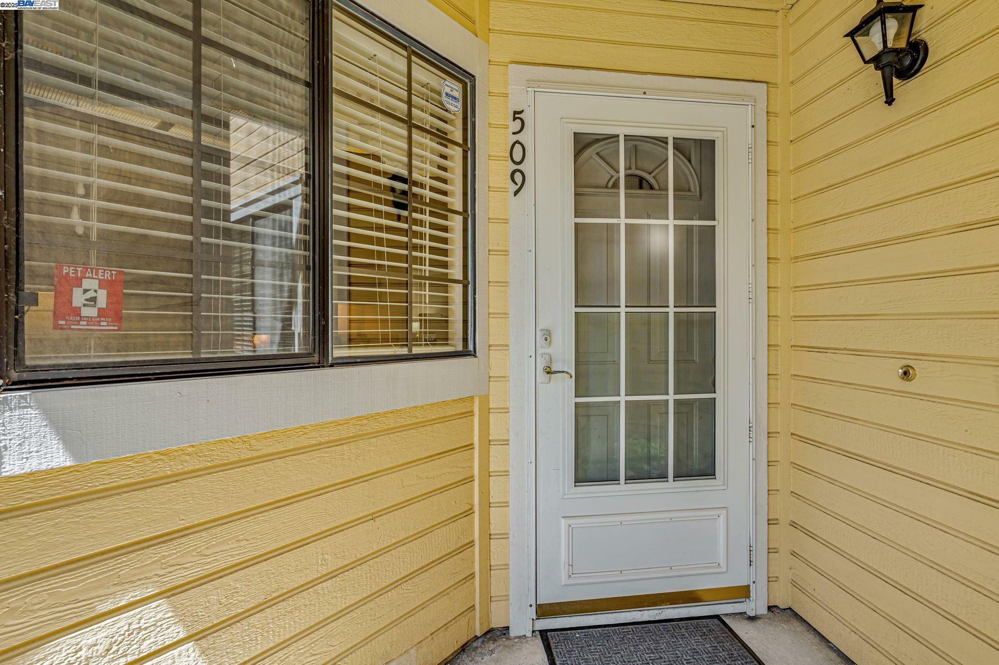 Property Photo: 509 Devonwood CA 94547