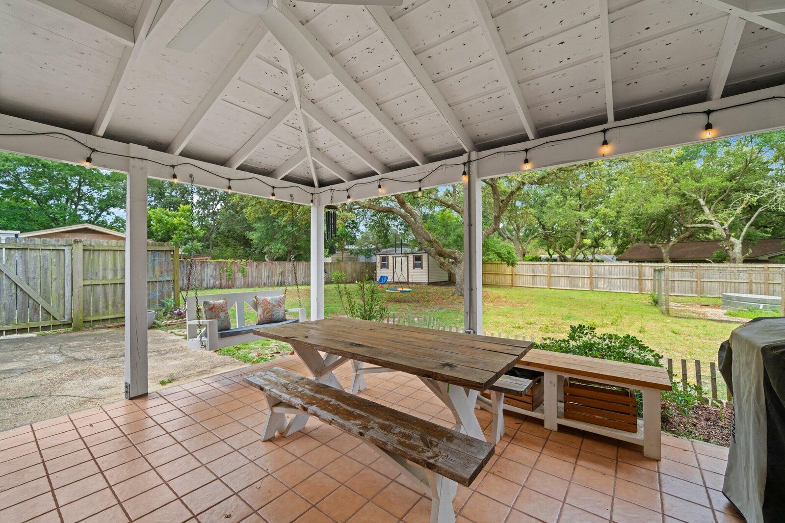 Property Photo: 197 Country Club Road FL 32579