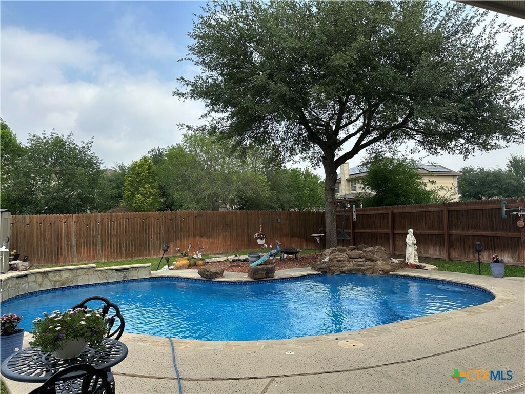 Property Photo: 334 Sorenstam Way TX 78108