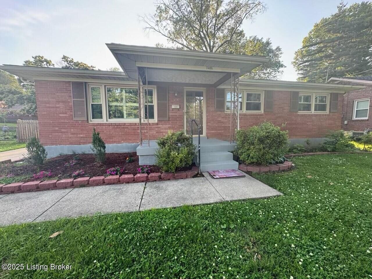 Property Photo: 7406 Arapaho Dr KY 40214