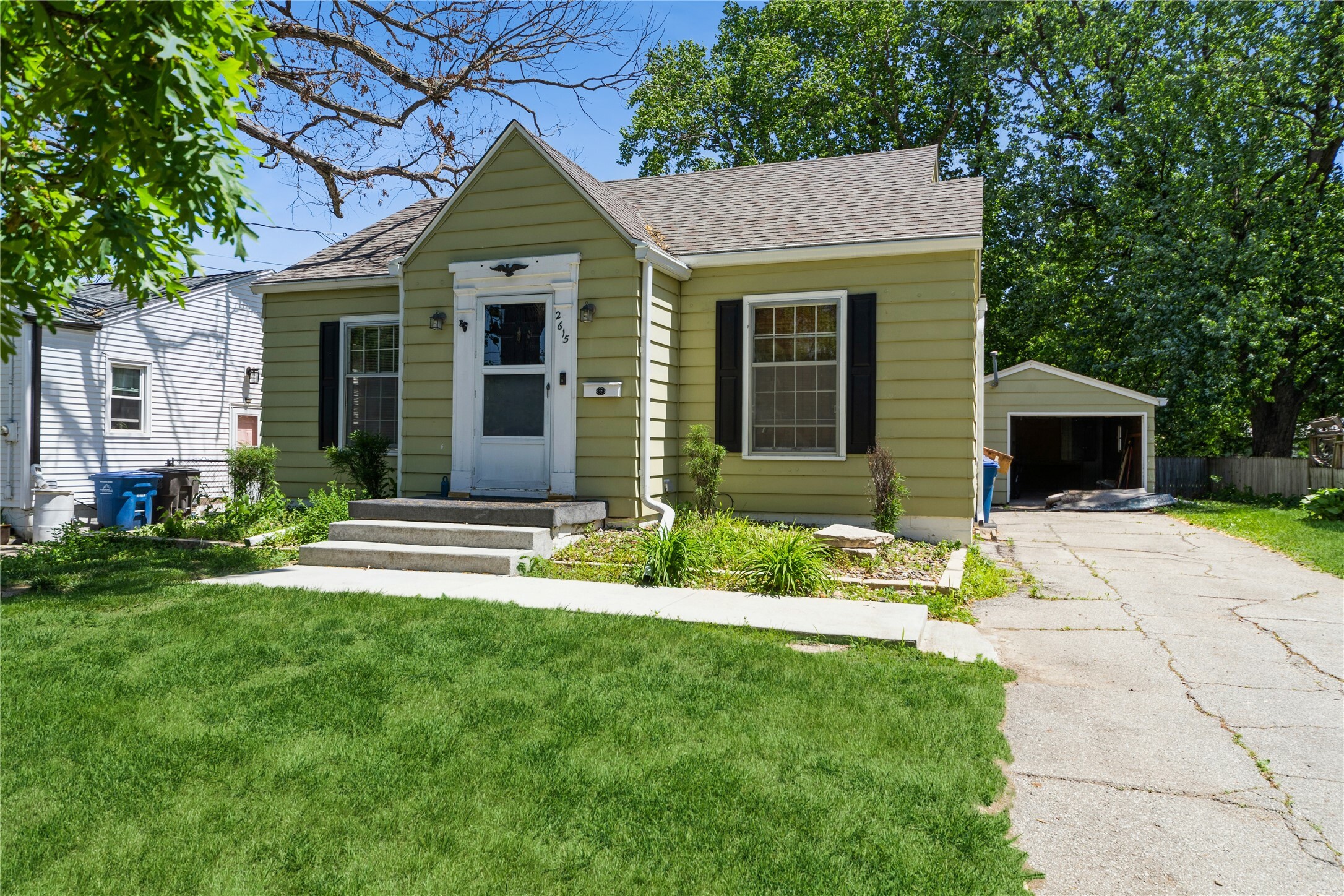 Property Photo: 2615 34th Street IA 50310