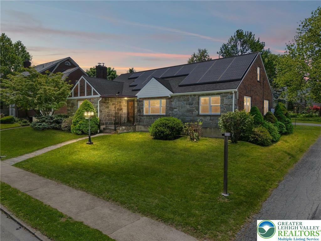 Property Photo: 729 12th Avenue PA 18018
