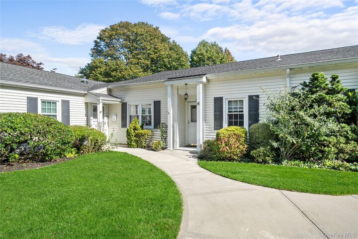 Property Photo:  75 Harbor N  NY 11701 