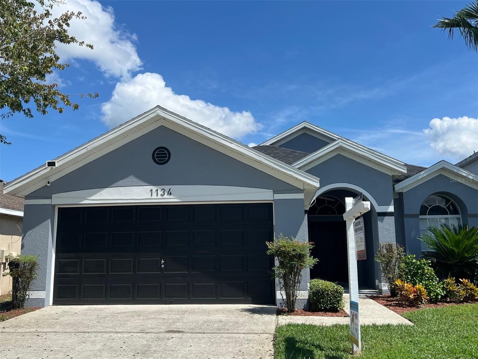 Property Photo: 1134 Bloomingdale Drive FL 33897