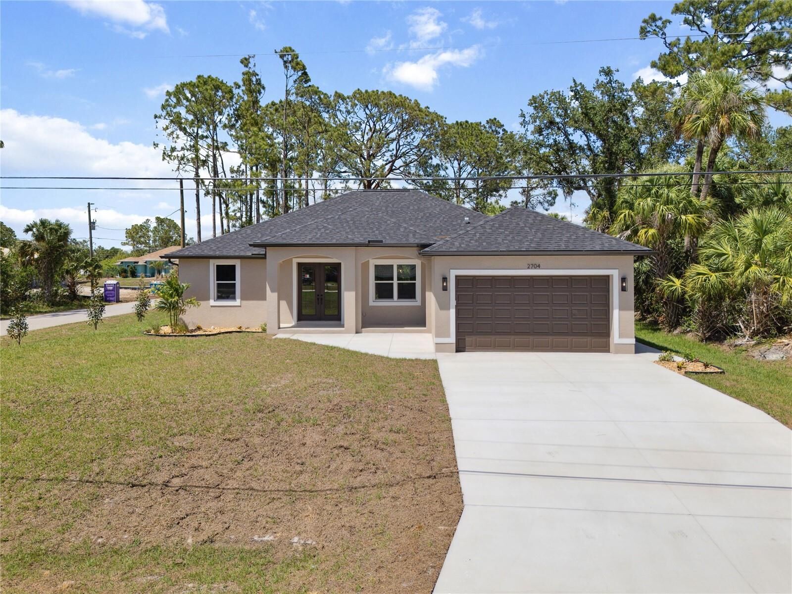 Property Photo: 2704 Gaspar Avenue FL 34288