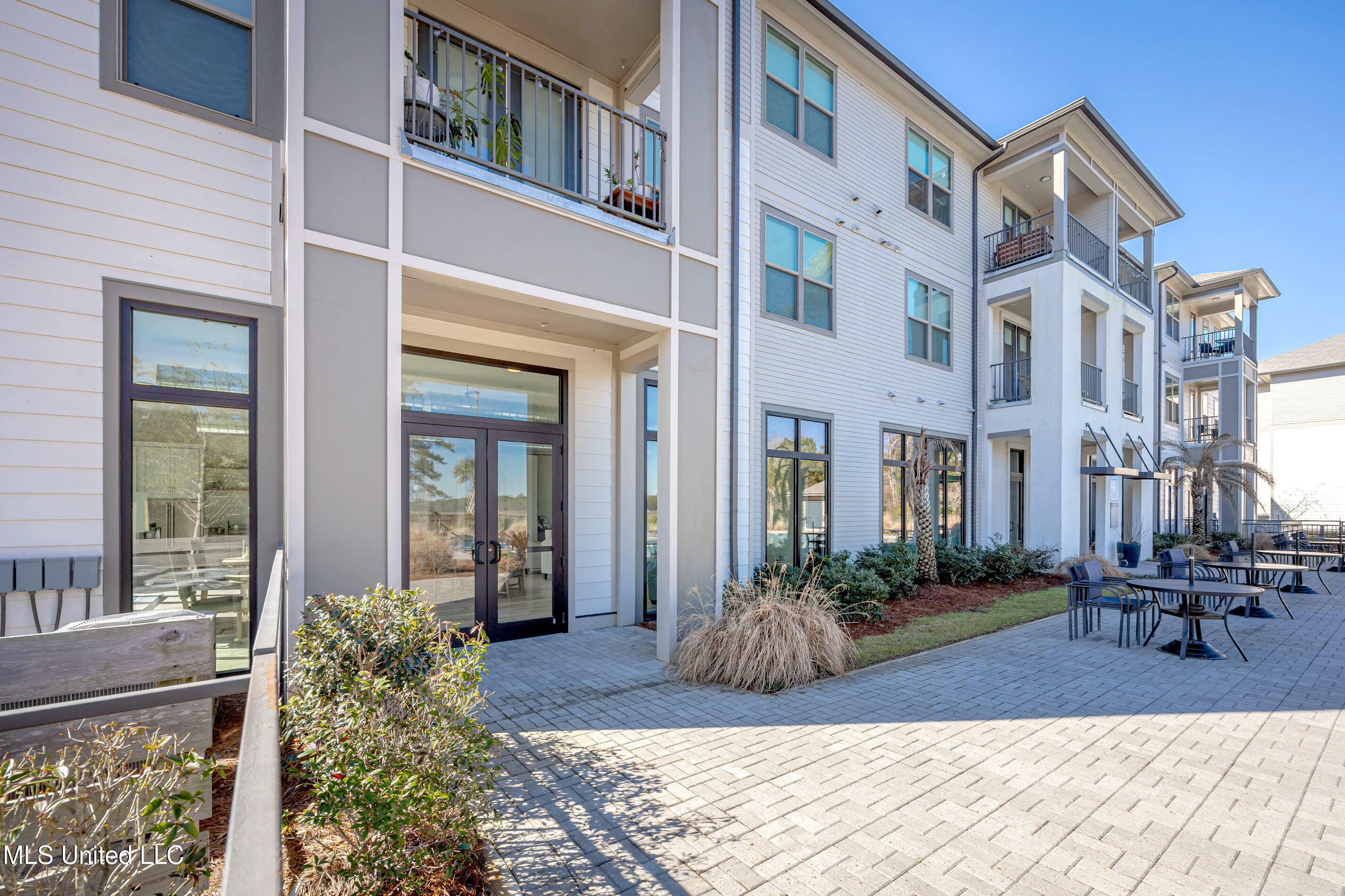 Property Photo: 2501 Bienville Boulevard MS 39564