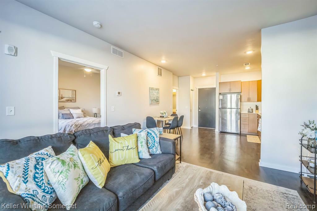 Property Photo:  630 S Garfield Avenue 107  MI 49686 3492 