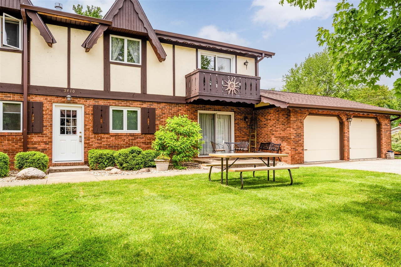 5410 Country Aire Drive 14  Coloma MI 49038-8607 photo