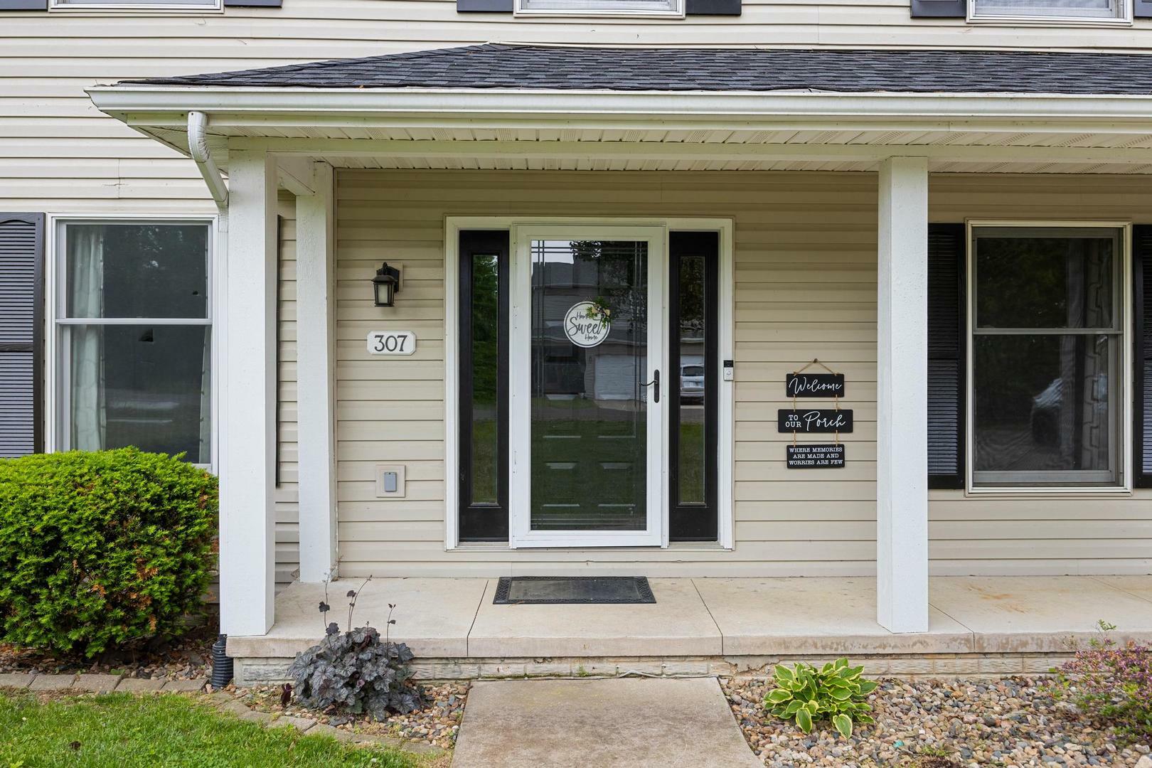 Property Photo: 307 Brandy Drive IL 61755