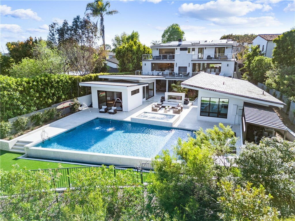 Property Photo: 552 Seaward Rd CA 92625