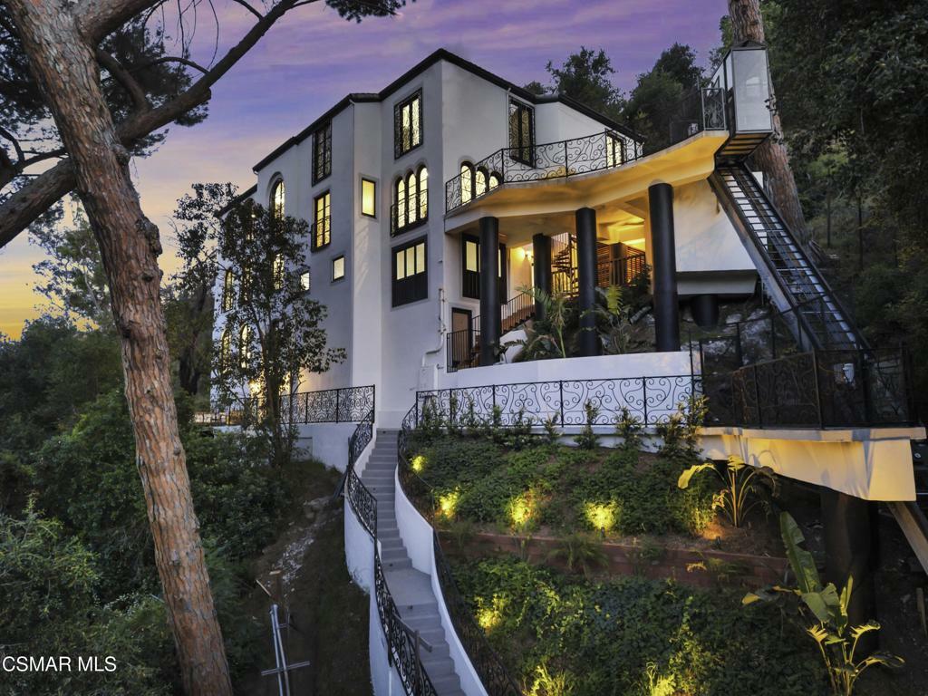 Property Photo: 1301 N Beverly Drive CA 90210