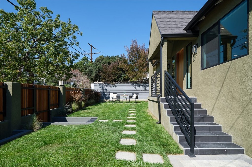 Property Photo:  2136 Echo Park Avenue  CA 90026 